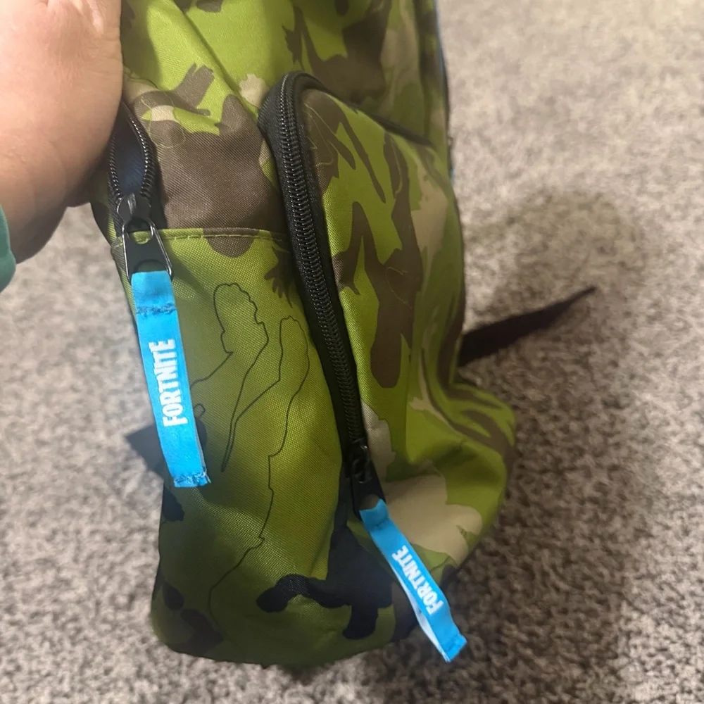 Fortnite Backpack Kids Large Green Camo Excellent Loot Llama School Bag